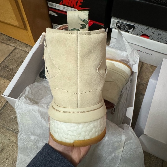 Adidas x Eric Emanuel “Rivalry - Resto Mod” - Picture 4 of 9